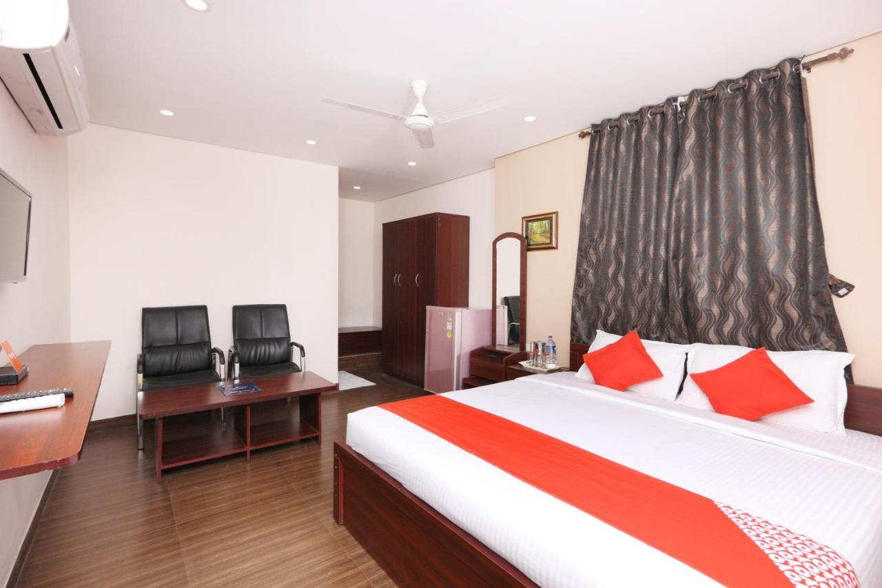 Oyo 1001 Palmtree Corporate Anna Nagar Otel Chennai Dış mekan fotoğraf