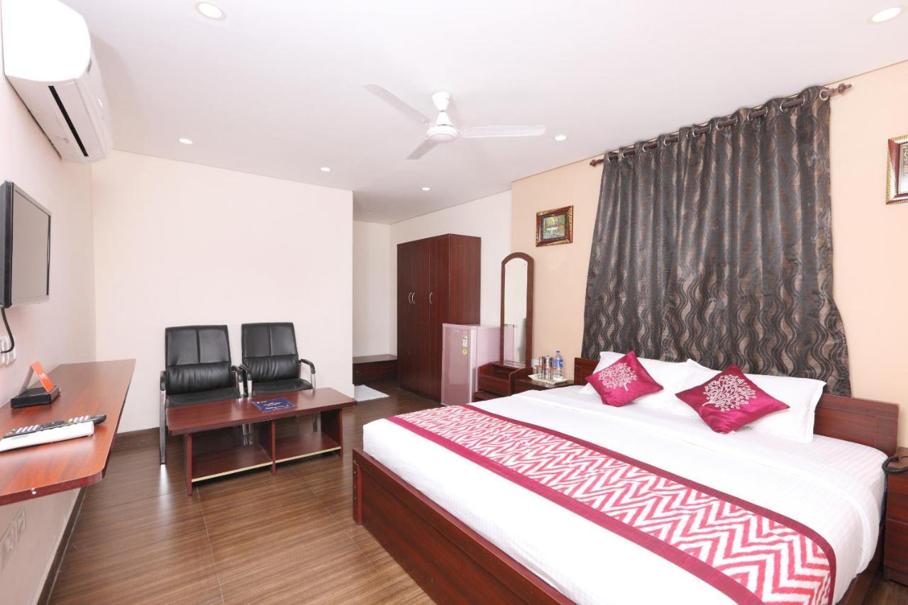 Oyo 1001 Palmtree Corporate Anna Nagar Otel Chennai Dış mekan fotoğraf