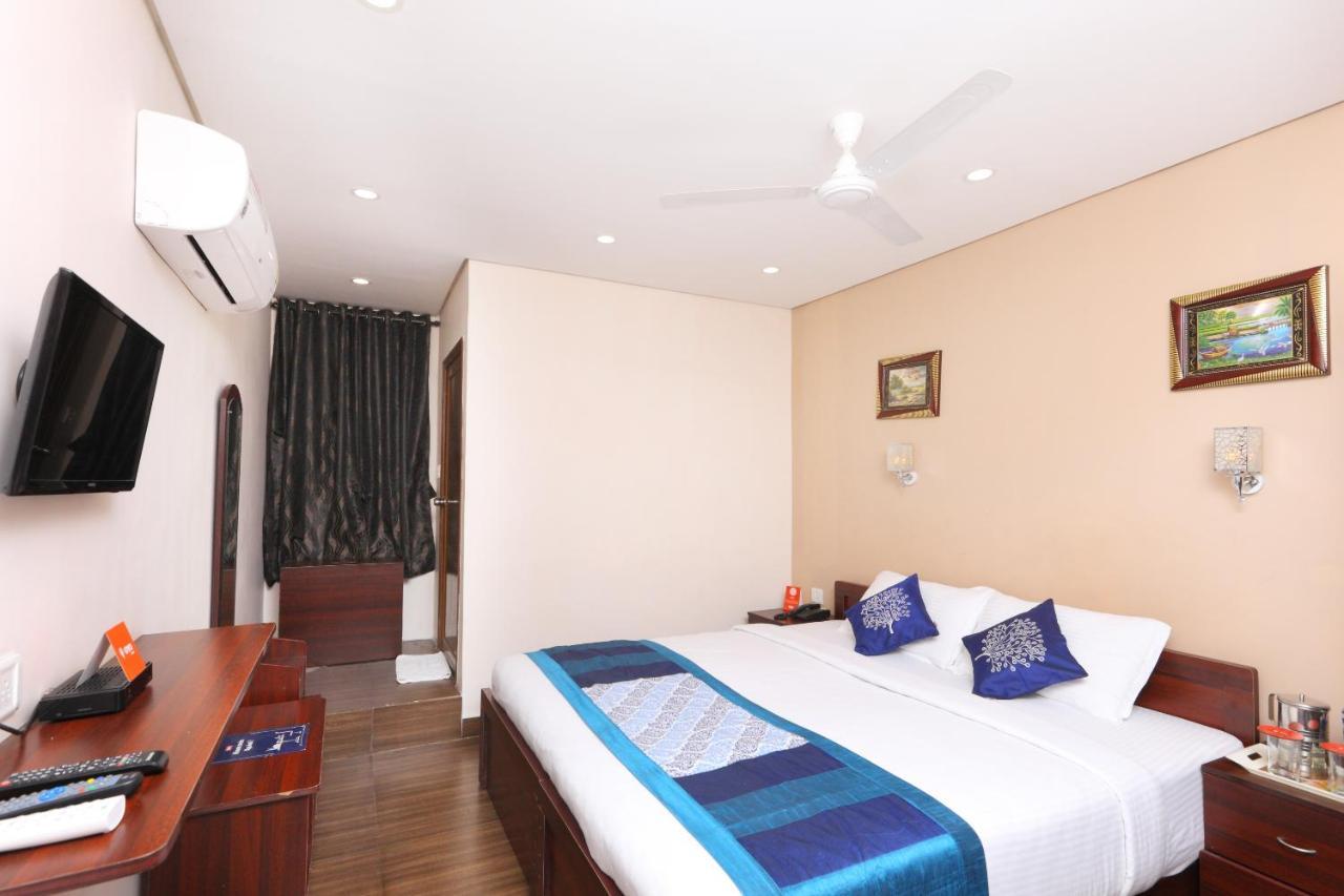 Oyo 1001 Palmtree Corporate Anna Nagar Otel Chennai Dış mekan fotoğraf