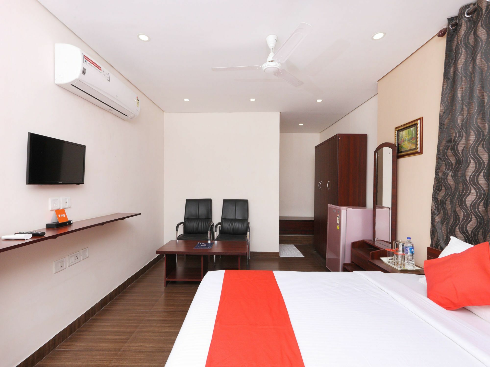 Oyo 1001 Palmtree Corporate Anna Nagar Otel Chennai Dış mekan fotoğraf